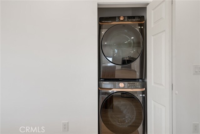 Building Photo - 2338 Cloverdale Ave