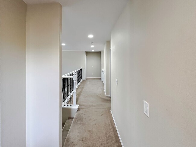 Building Photo - MUST SEE! Beautiful 3 bedroom + Loft + Office Space (or convert to 4th bedroom) + Large Backyard ...