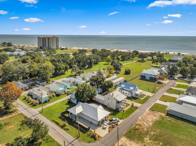 Building Photo - 171 Paradise Ave