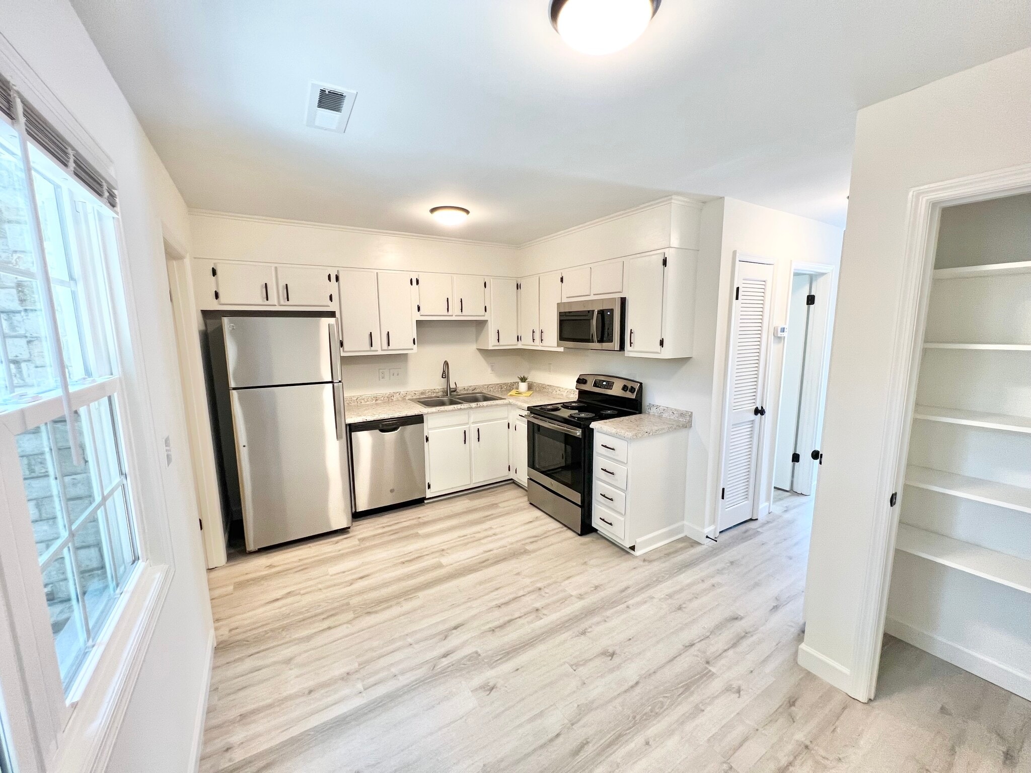 Building Photo - 276 Fleming Rd