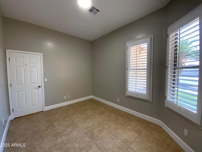 Building Photo - 6204 E Phelps Rd