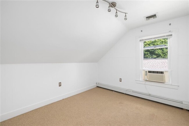 Building Photo - 272 Boulevard