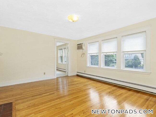 Building Photo - 1145 Boylston St