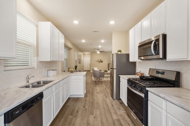 Building Photo - 24603 Porta Borsari Dr