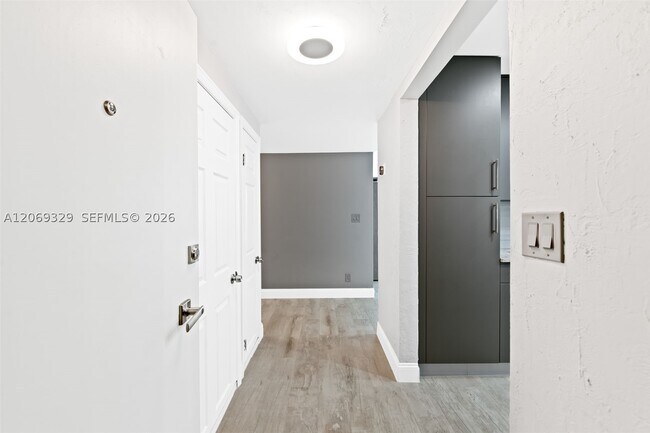 Building Photo - 3700 Galt Ocean Dr