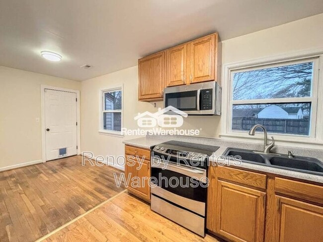 Building Photo - 528 Plantation Dr