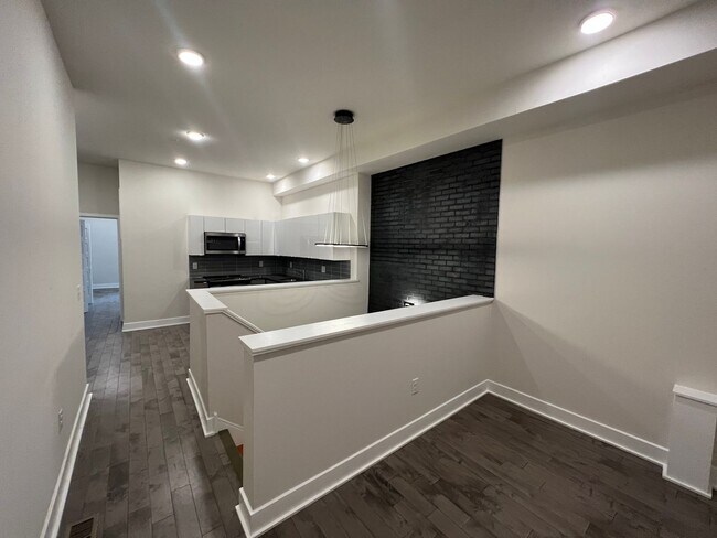 Building Photo - 1314 N Front St