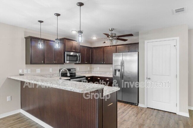 Building Photo - 426 Eisenhower Dr