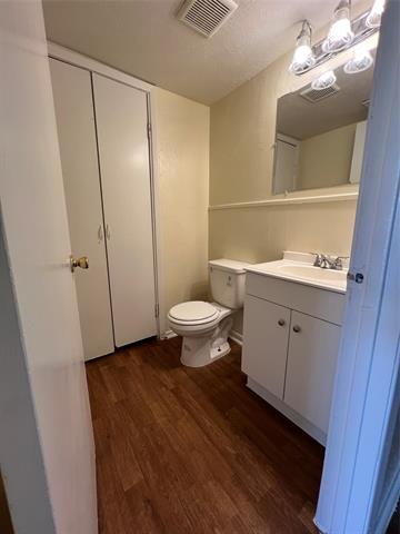 Building Photo - 5221 Grovewood St