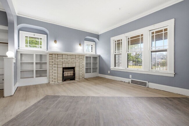 Building Photo - 12313 Rexford Ave