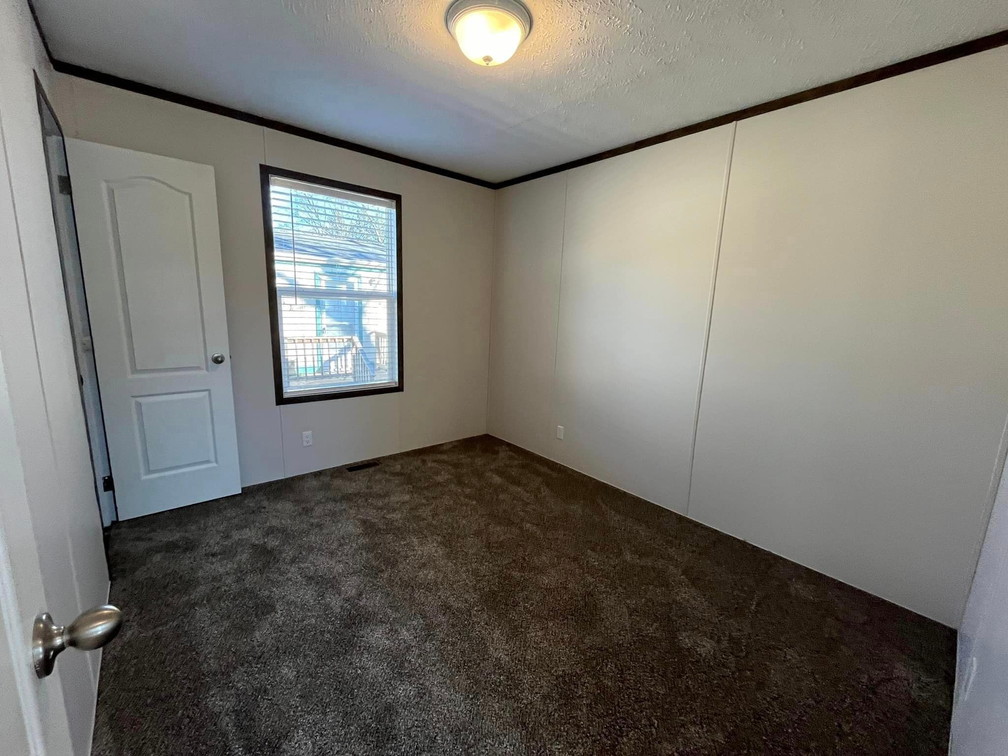 Building Photo - 1319 W Plum St