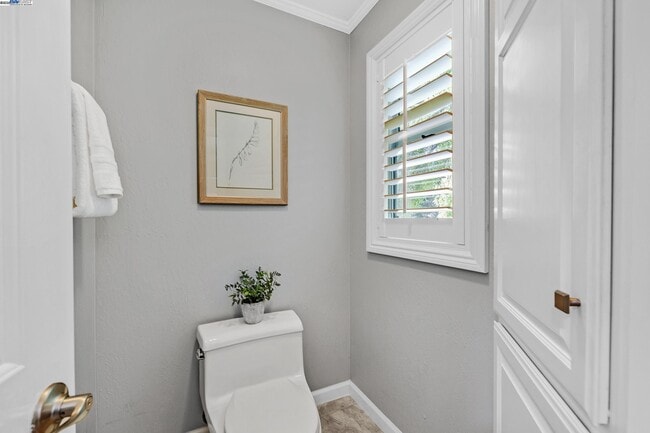 Building Photo - 519 Ellesmere Dr