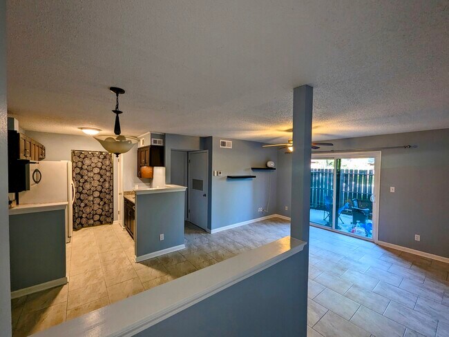 Building Photo - 2201 Scenic Hwy