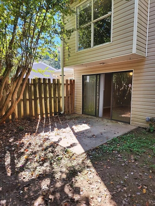 Building Photo - 177 Governors Dr