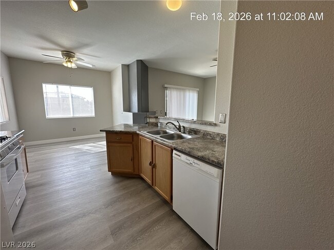 Building Photo - 1050 E Cactus Ave