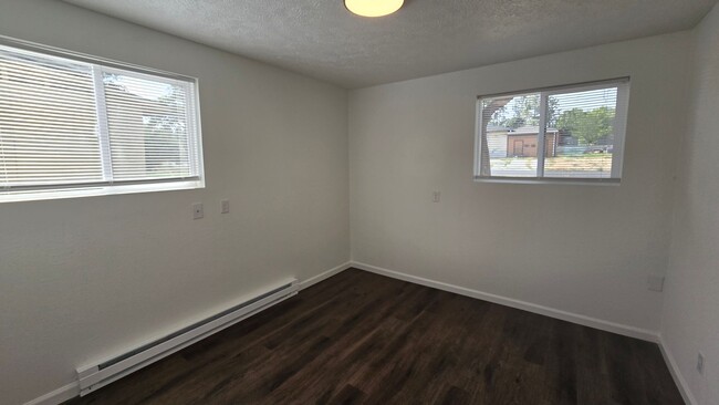 Building Photo - 1519-1521 3rd St Duplex in Cheney!