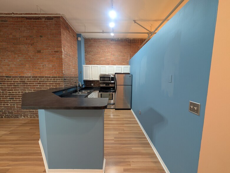 Kitchen - Entrance - 200 Main St