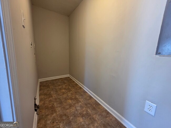 Building Photo - 531 Old Stone Rd