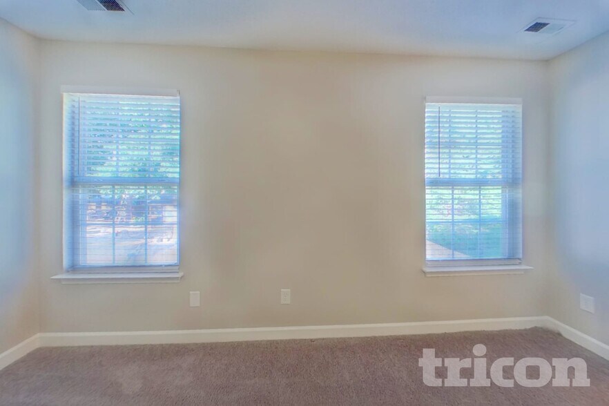 Building Photo - 1024 Crowders Woods Dr