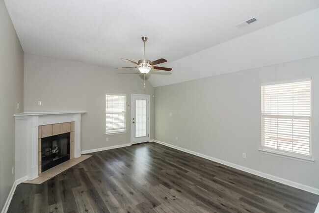 Building Photo - 8471 Cross Point Dr