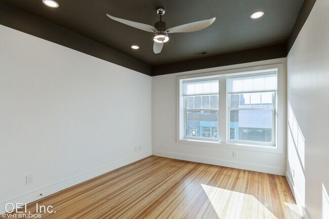 Building Photo - 3 br, 1 bath House - 321 Main Street