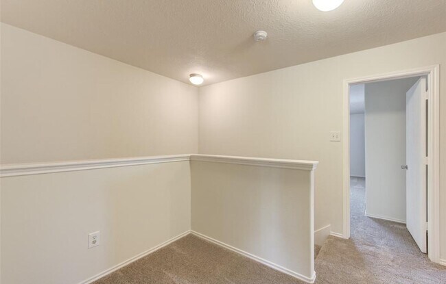 Building Photo - 15002 Sunset Bay Ct