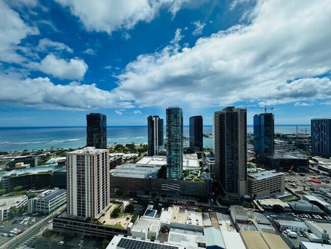 Building Photo - 1 Bedroom, 1 Bathroom, 1 Parking with Den ...