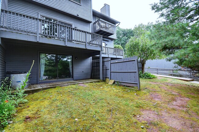 Building Photo - 298 Conestoga Way