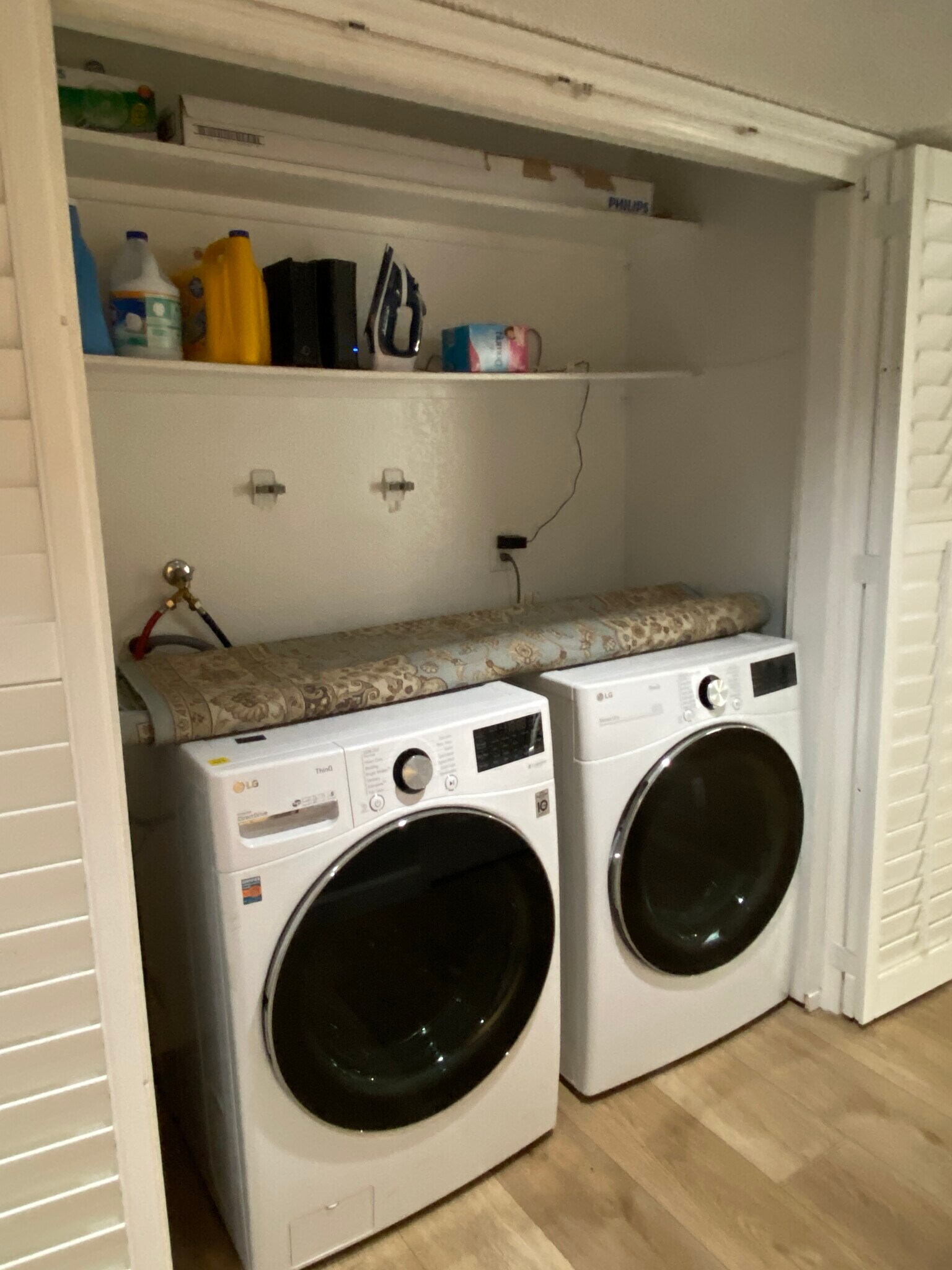 Laundry Area - 365 W Alameda Ave