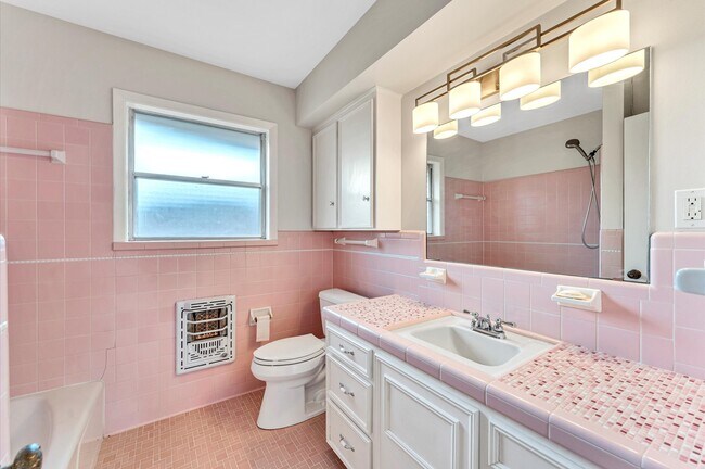 Building Photo - 6327 Wynnwood Ln