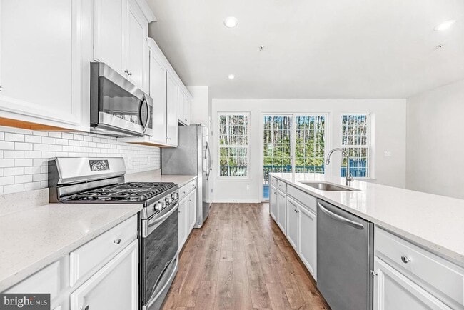 Building Photo - 43858 Eucalyptus Way