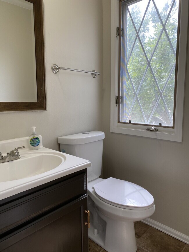 Building Photo - **Move in Specials, $$ off rent!* *Beautifully remodeled townhome near Cherry Creek Trail!