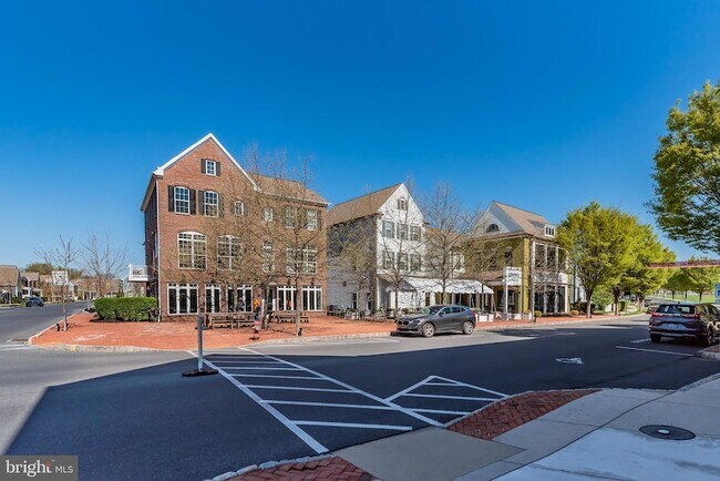 Building Photo - 48 Meadow Creek Ln