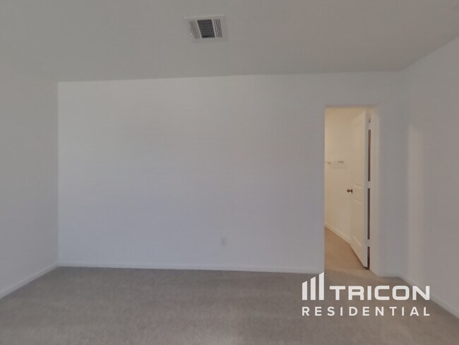 Building Photo - 3009 fantasy Terrace Dr