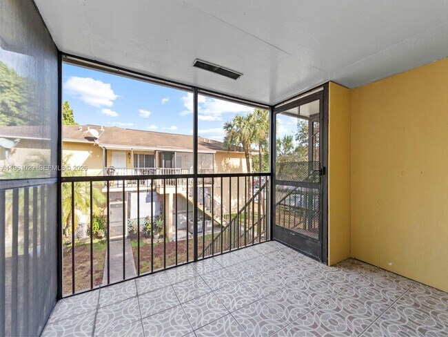 Building Photo - 15639 SW 73rd Cir Terrace