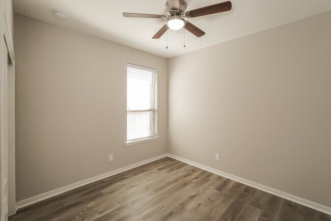 Building Photo - 20762 Rainmead Dr