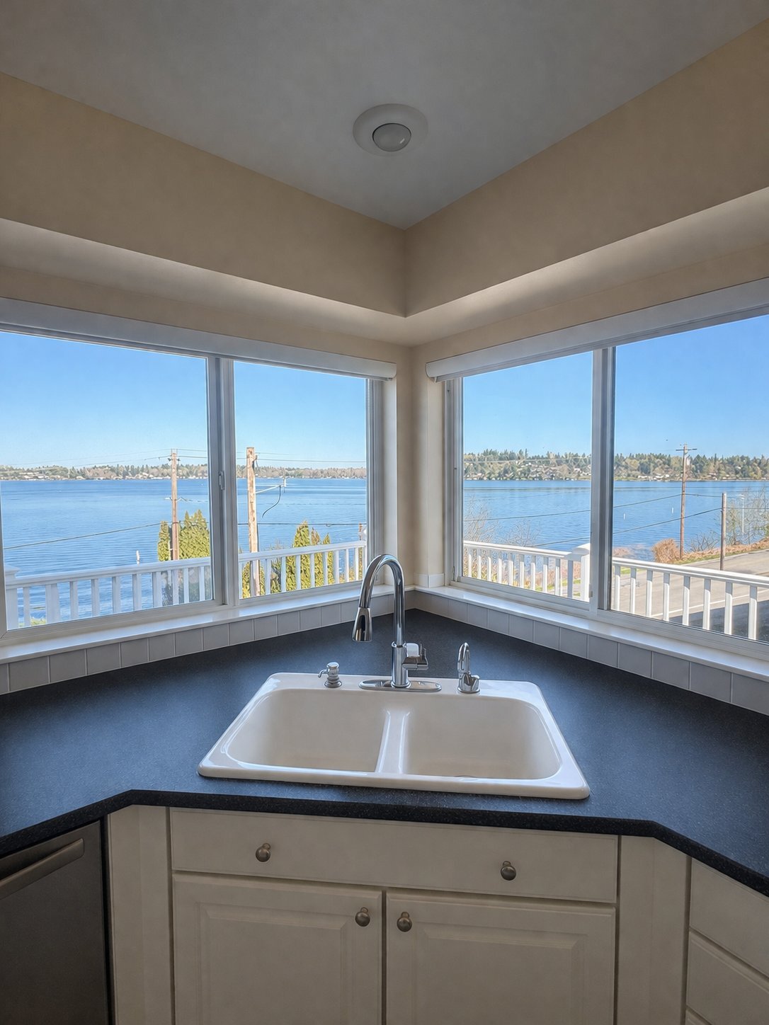 Building Photo - 230 116th Ave NE