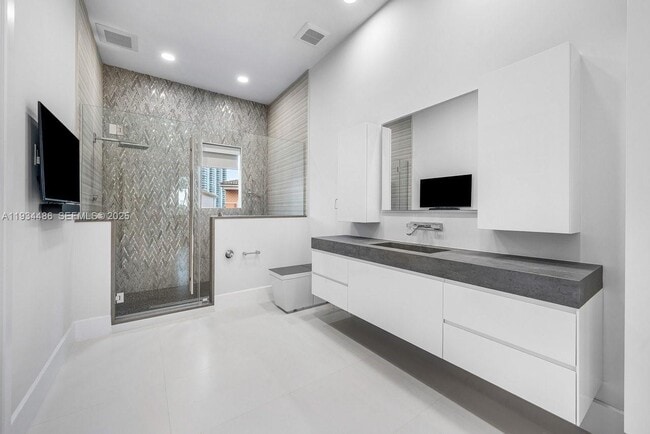 Building Photo - 3912 Island Estates Dr