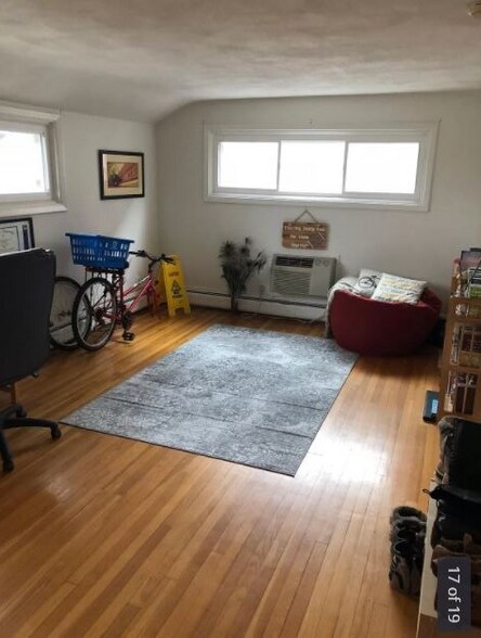 Building Photo - 14 Medway St