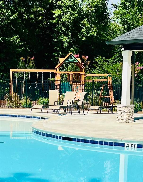Building Photo - 4829 Dufour Dr
