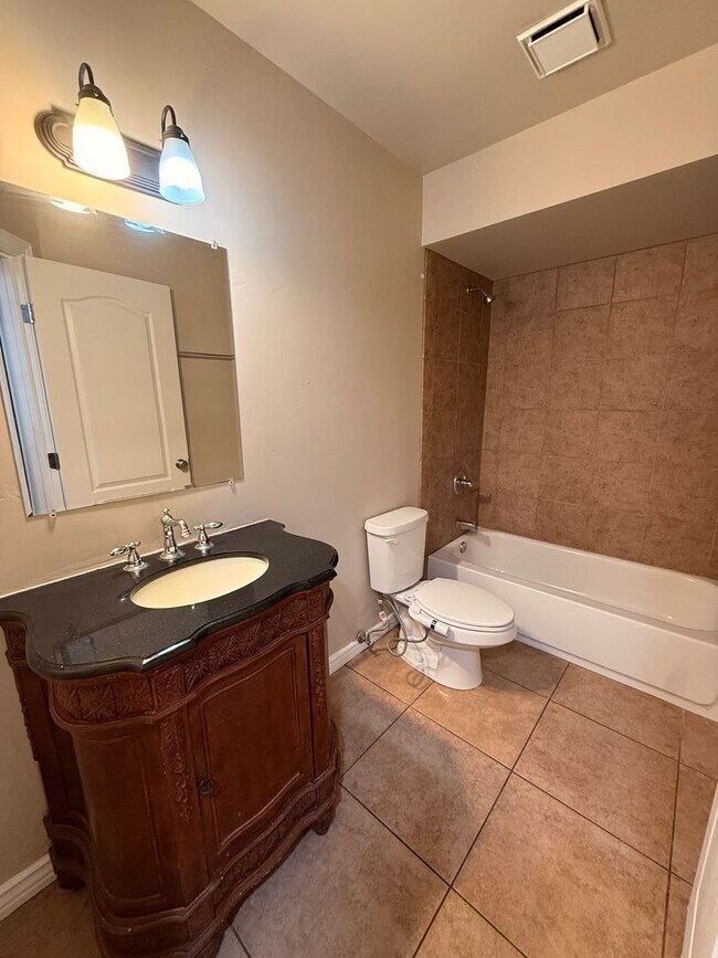 Building Photo - Cozy Flagstaff Rental