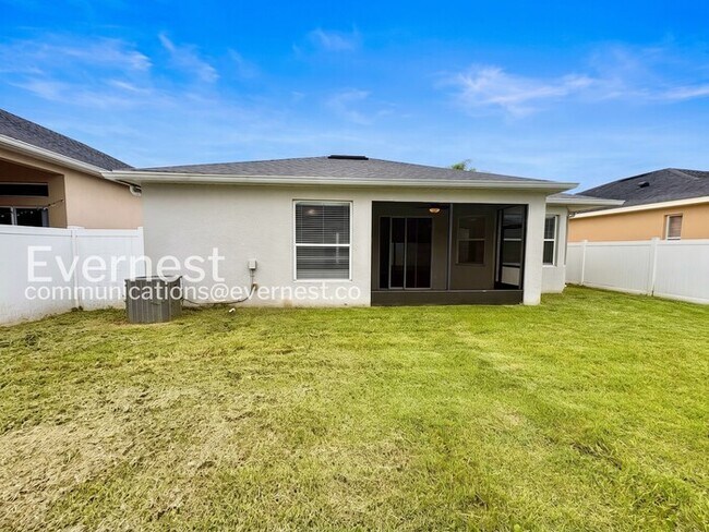 Building Photo - Limited Time Special Offer / 3 Bed, 2 Bath Home with Garage / Pet-Friendly / Vouchers Accepted / ...