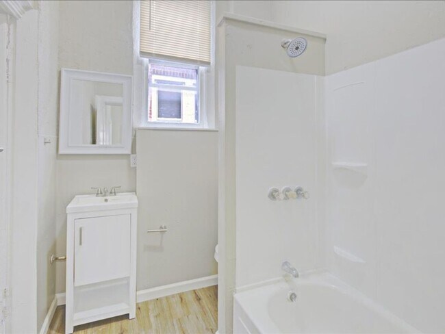 Building Photo - Welcome to 6730 Vermont!