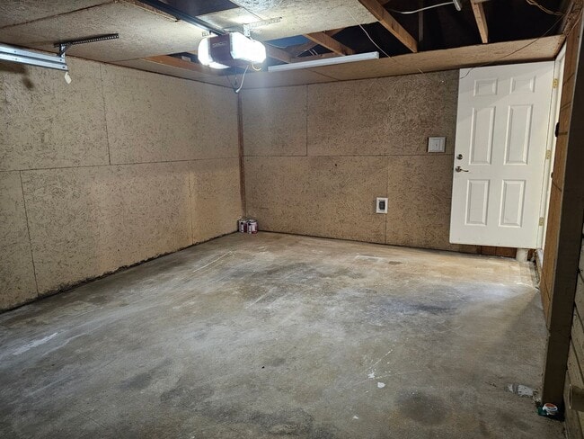 Building Photo - 2710 Hwy 348