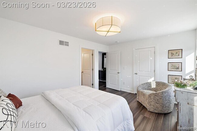 Building Photo - 5931 Stella Dr