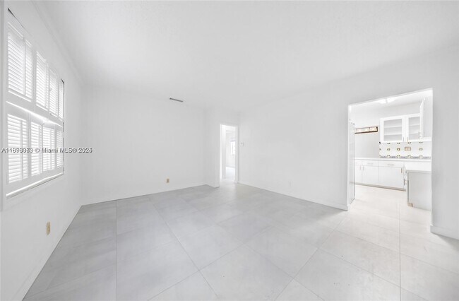 Building Photo - 3600 SW 26th St