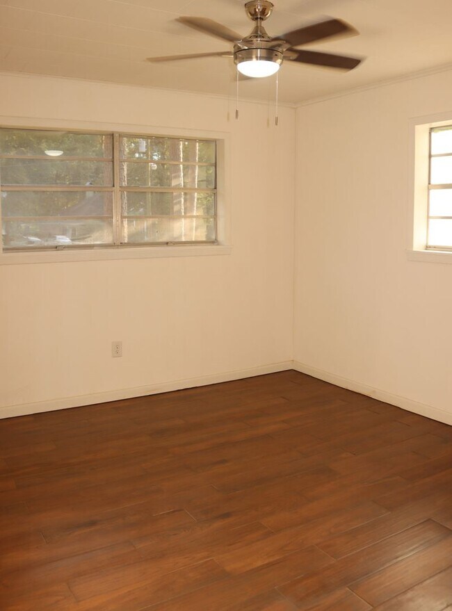 Building Photo - Newly Remodeled Single-Family Home