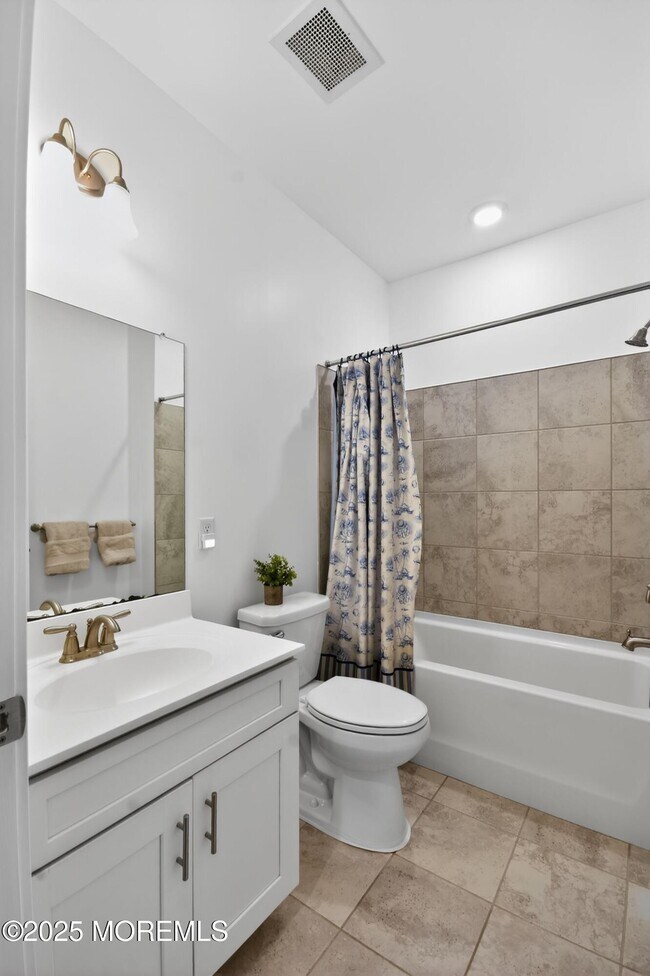 Building Photo - 626 Marion Ln