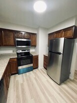 Building Photo - 1504 N Washington Ave