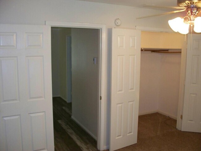 Building Photo - 20736 Fawnbrook Ct